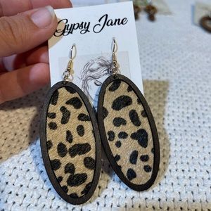 🐙Earring’s -Wooden Leopard Print NWT